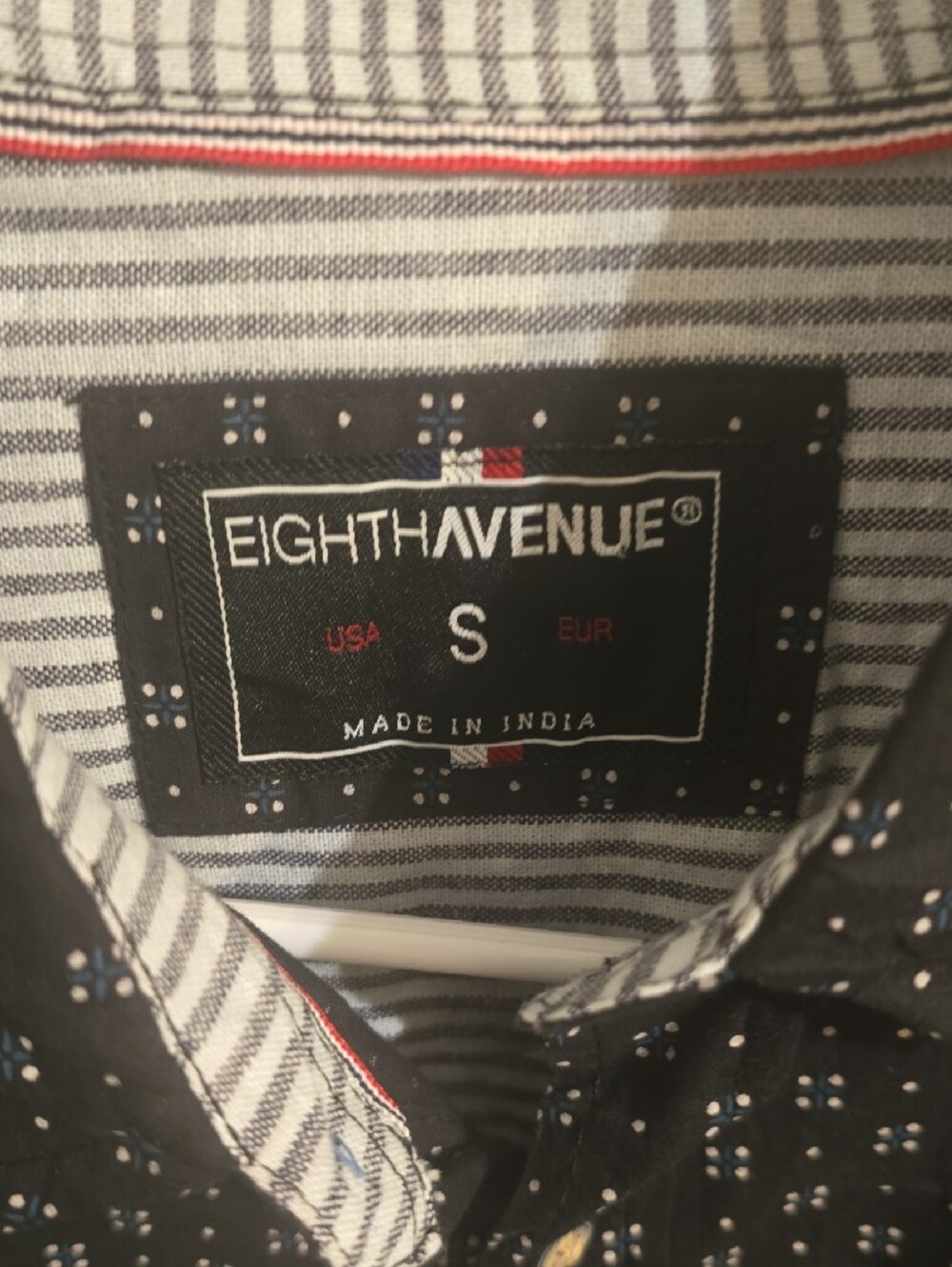 Short-Sleeve Black Geo Print Shirt - S - Picture 2 of 2